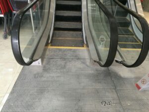 Is the elevator car overloaded with automatic control?